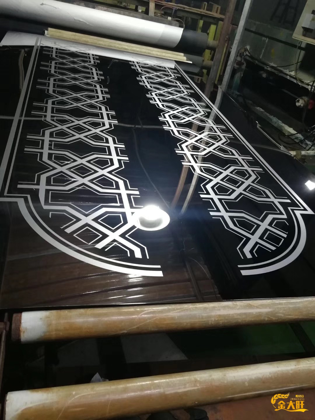 【关于不锈钢蚀刻板】——解析工艺、应用与···