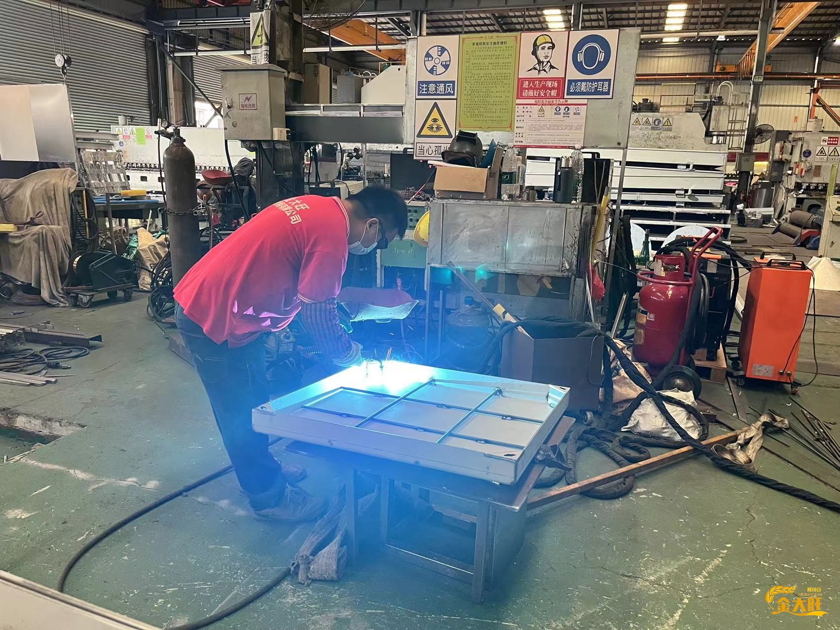 【关于不锈钢非标定制各类井盖】—— 华南源···